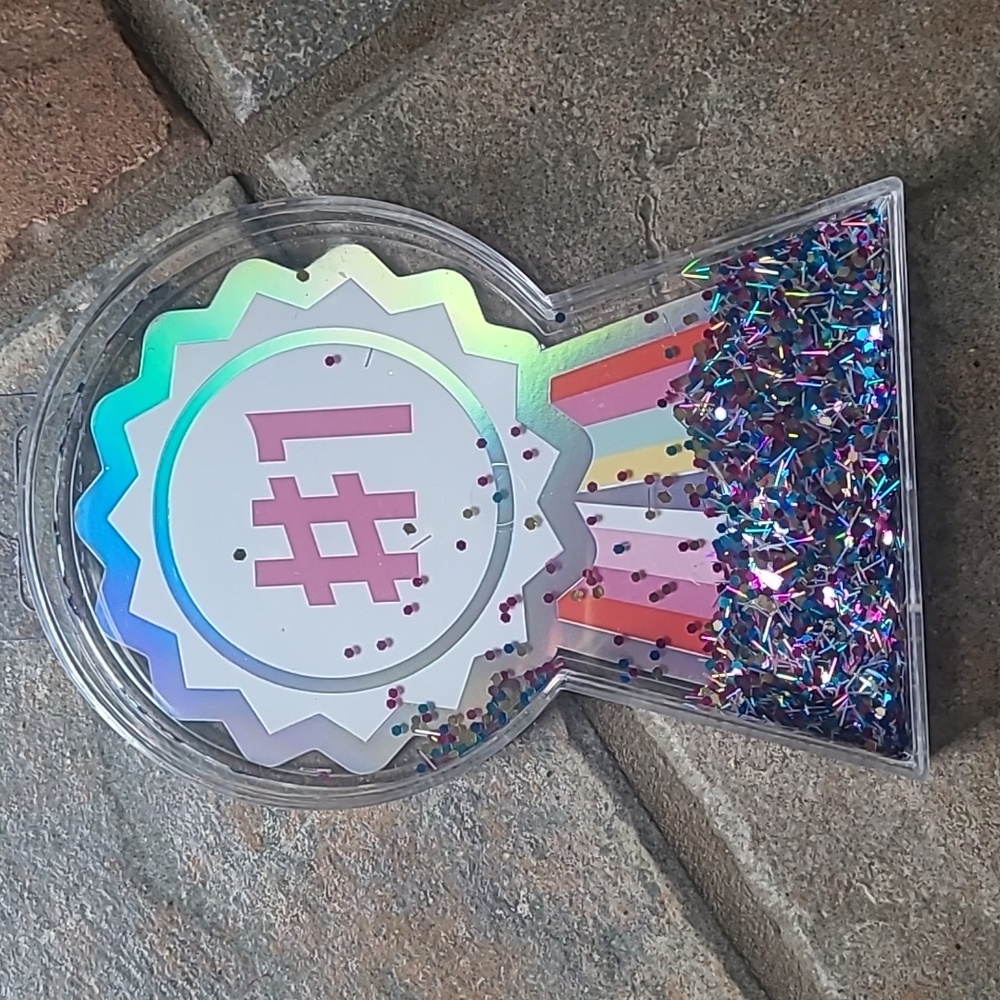 New in box! Set of 4 Garven confetti glitter shaker plastic #1 trophy awards